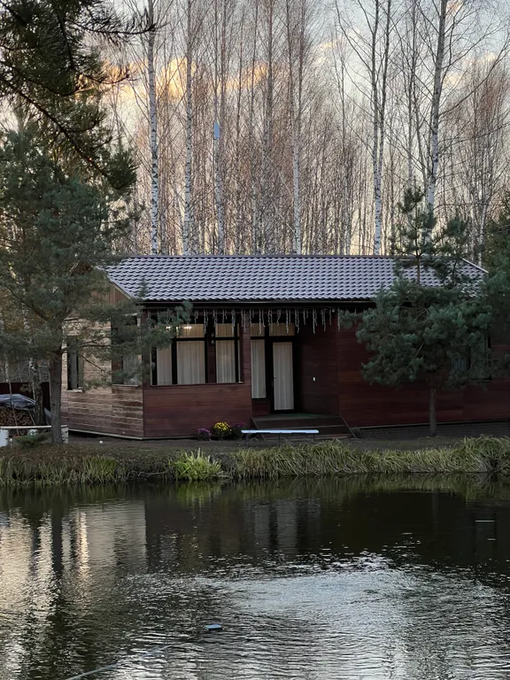 Дом 75m2 — чан на дровах, собственное озеро, панорамное остекление
