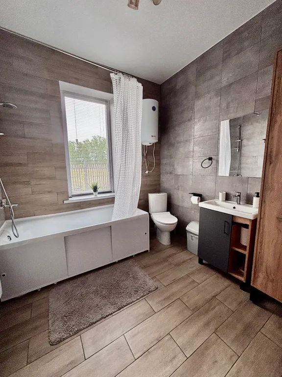 Дом 60m2 — чан, терраса, детская площадка