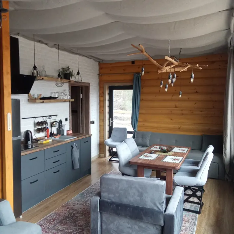 Дом 80m2 — чан, кухня, панорамные окна