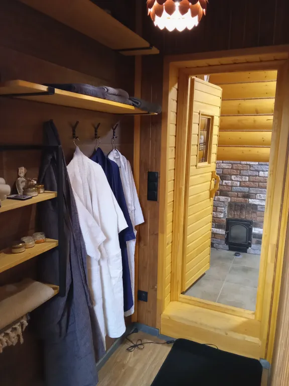 Дом 80m2 — чан, кухня, панорамные окна