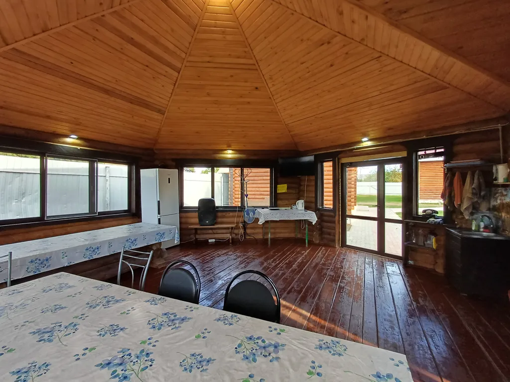 Дом 120m2 — чан, кухня, вид на реку