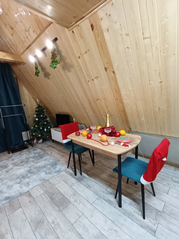 Дом 40m2 — чан, панорамное остекление, второй этаж