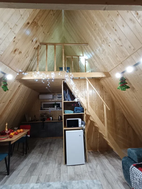 Дом 40m2 — чан, панорамное остекление, второй этаж