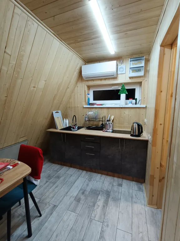 Дом 40m2 — чан, панорамное остекление, второй этаж