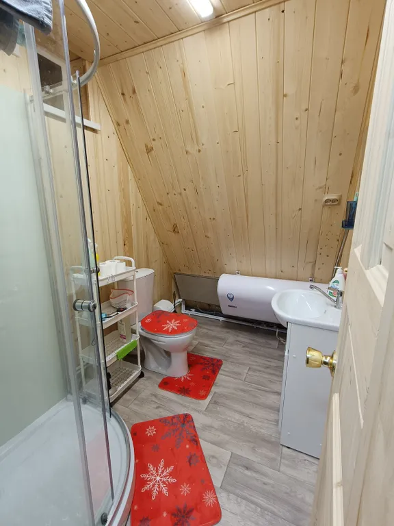 Дом 40m2 — чан, панорамное остекление, второй этаж