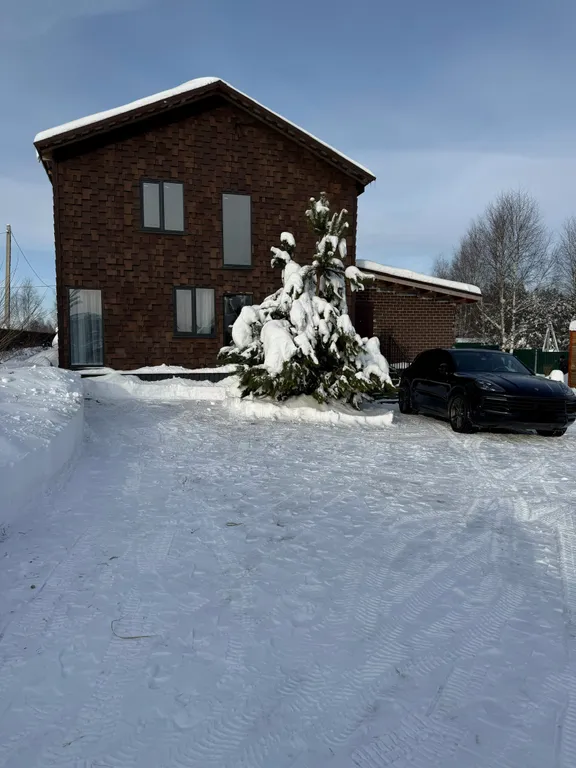 Уютный коттедж в окружении леса