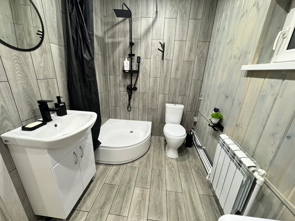 Дом 70m2 — чан, кухня, вид на озеро